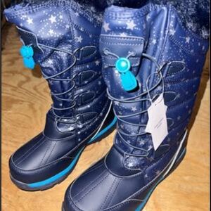 LandsEnd Girl Winter Snow Boot. Size 3, dark blue with stars